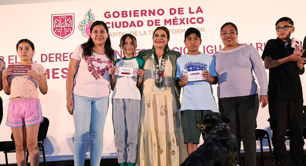 Casi 700 mil estudiantes de la CDMX recibirán apoyo para el regreso a clases