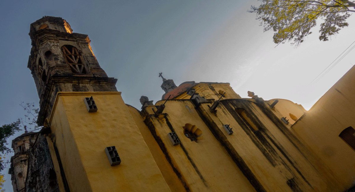 Vecinos de Coyoacán exigen frenar destrucción en Plaza de La Conchita
