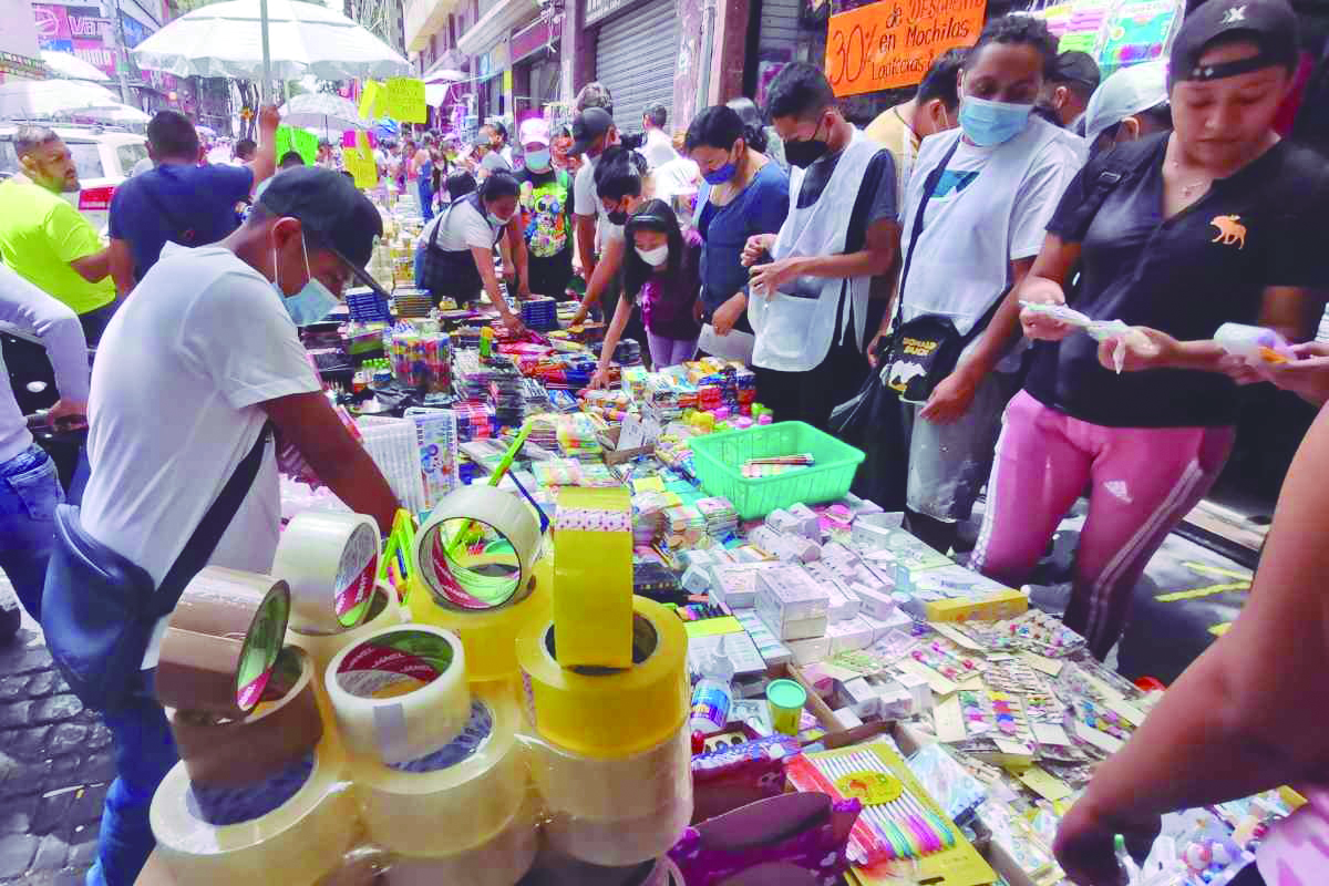 Entrada de útiles chinos golpea ventas en el Centro de Ciudad de México