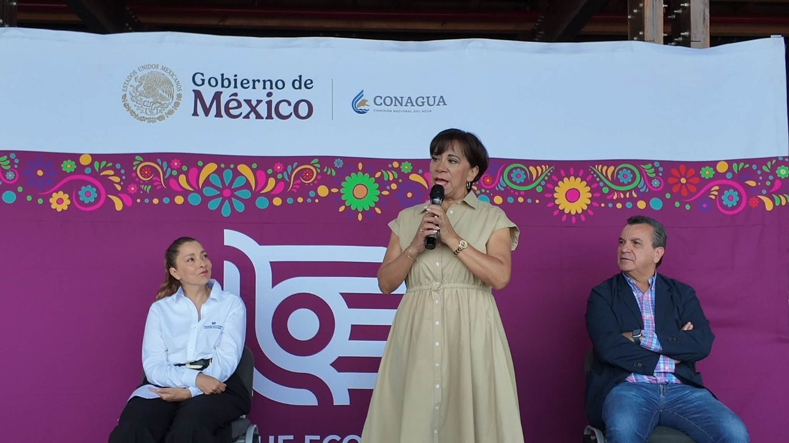 Denuncian red de venta ilegal de plazas en el DIF de la Ciudad de México