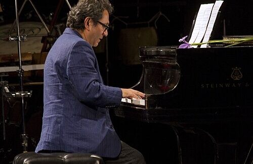 El pianista Héctor Infanzón festeja 50 años de carrera con el concierto Andando