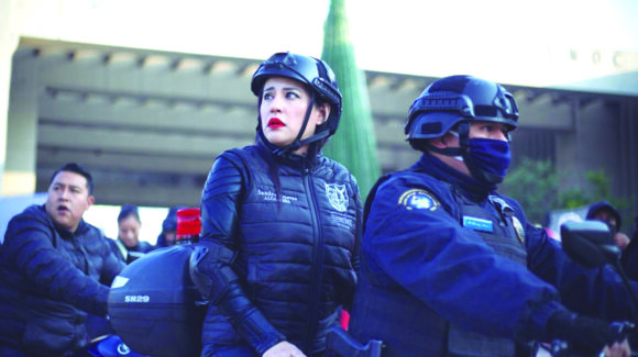 Tribunal inhabilita un año a Sandra Cuevas por abuso de poder