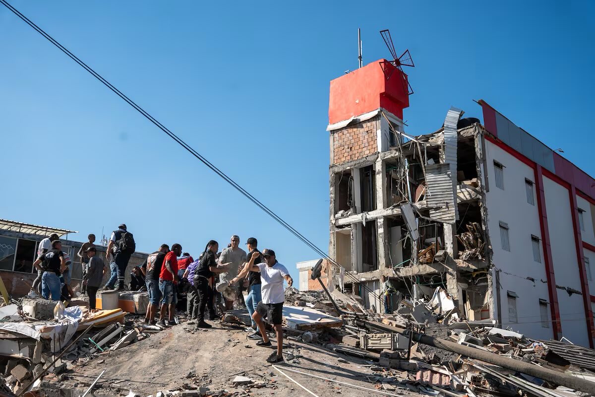 Sigue temblando en Colombia, reportan 33 réplicas tras terremoto de magnitud 7.4.