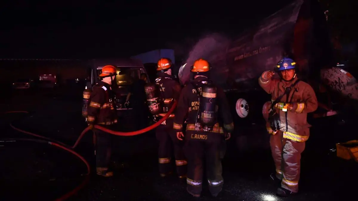 Explosión de una pipa en pensión de vehículos deja cuatro muertos en Tlaquepaque, Jalisco.