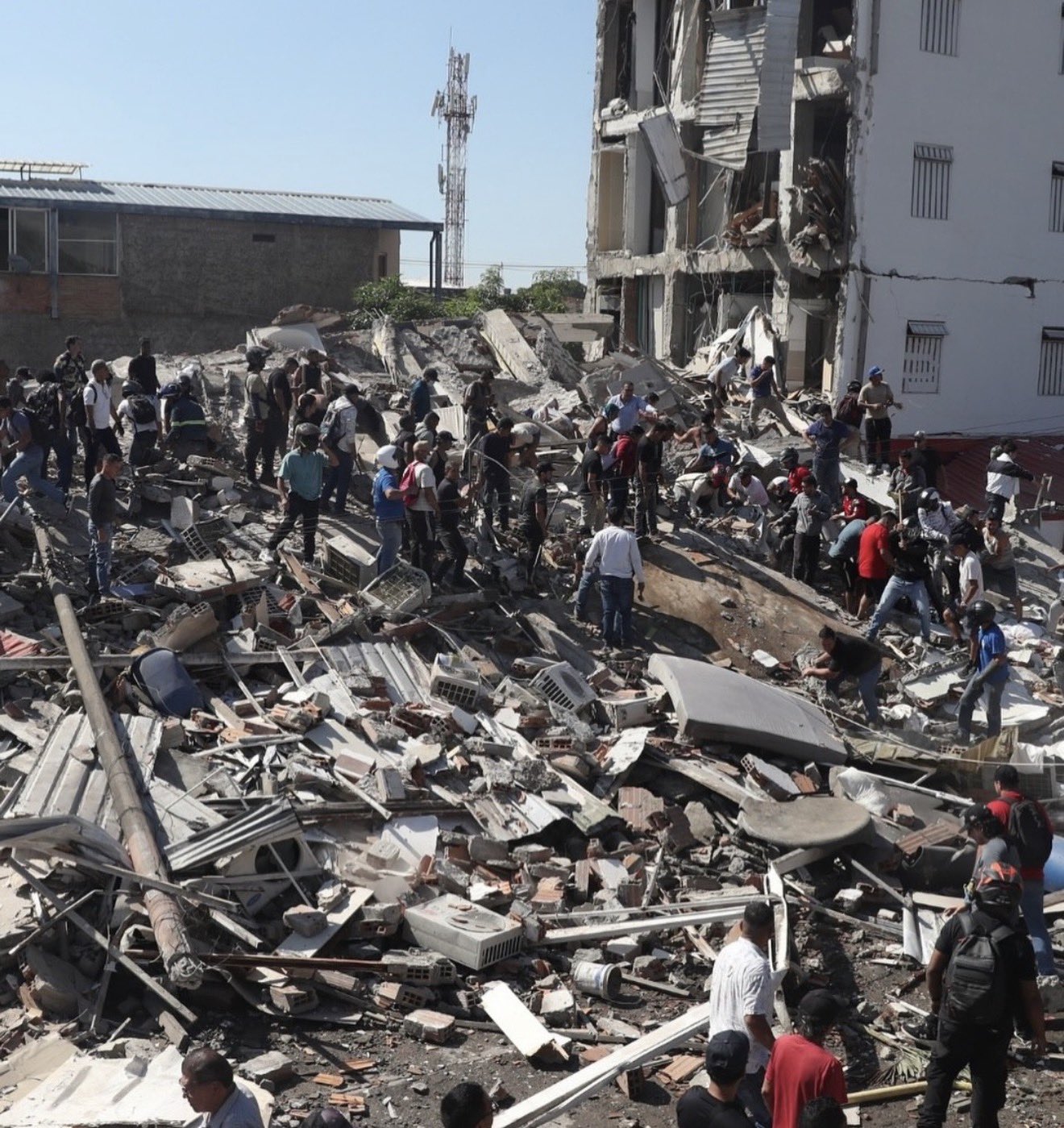 Venezuela actualiza cifra de fallecidos tras doble terremoto; van 6,300 muertos.