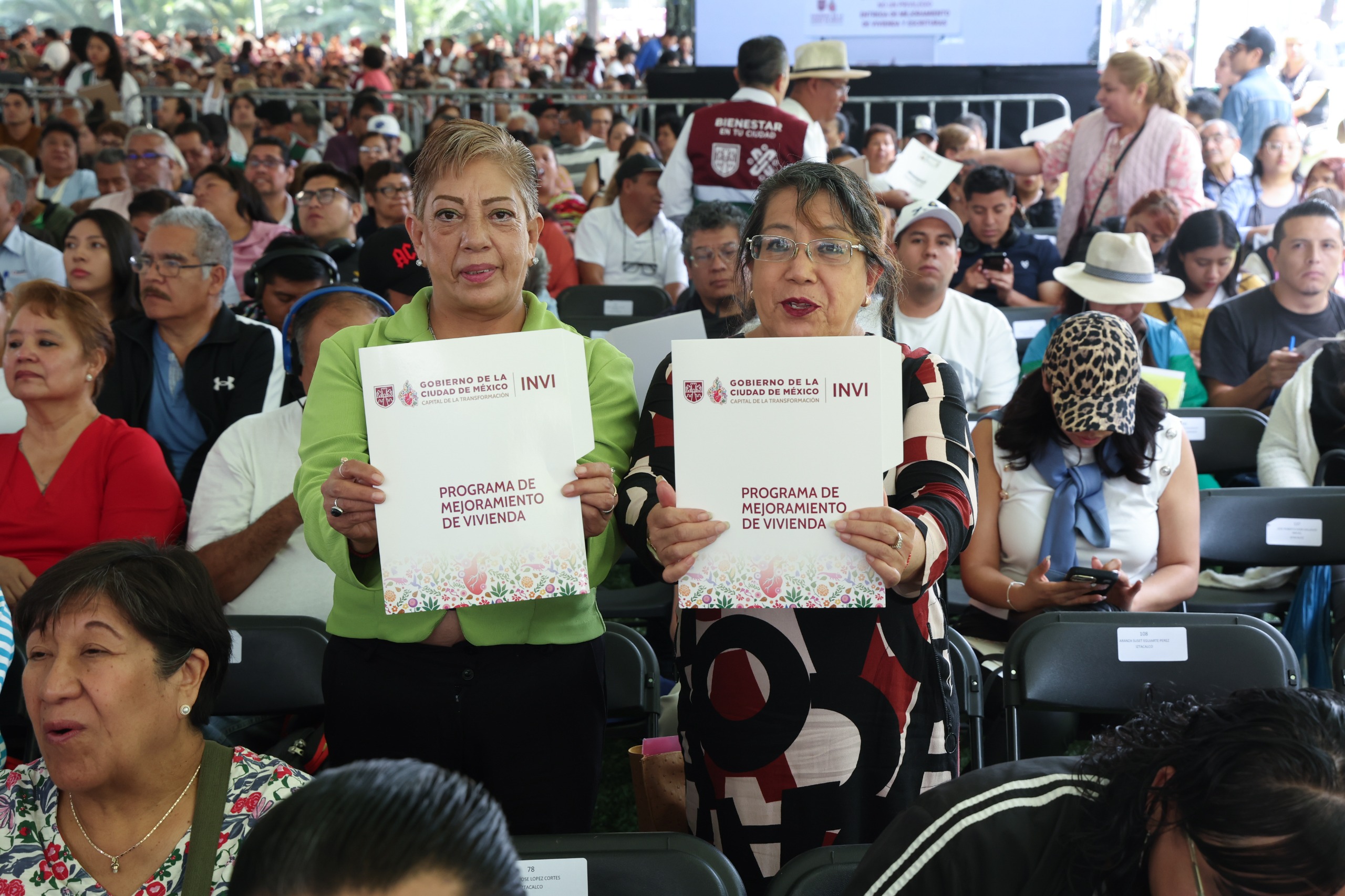 Gobierno de la Ciudad de México entrega créditos de vivienda y escrituras a habitantes de 16 alcaldías