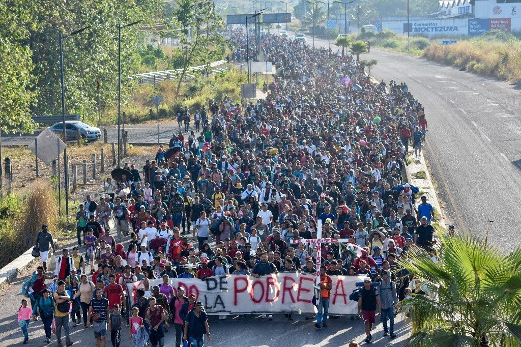 Parten de Tapachula hacia la CDMX más de 600 migrantes en la caravana 'Sueño Sin Fronteras'