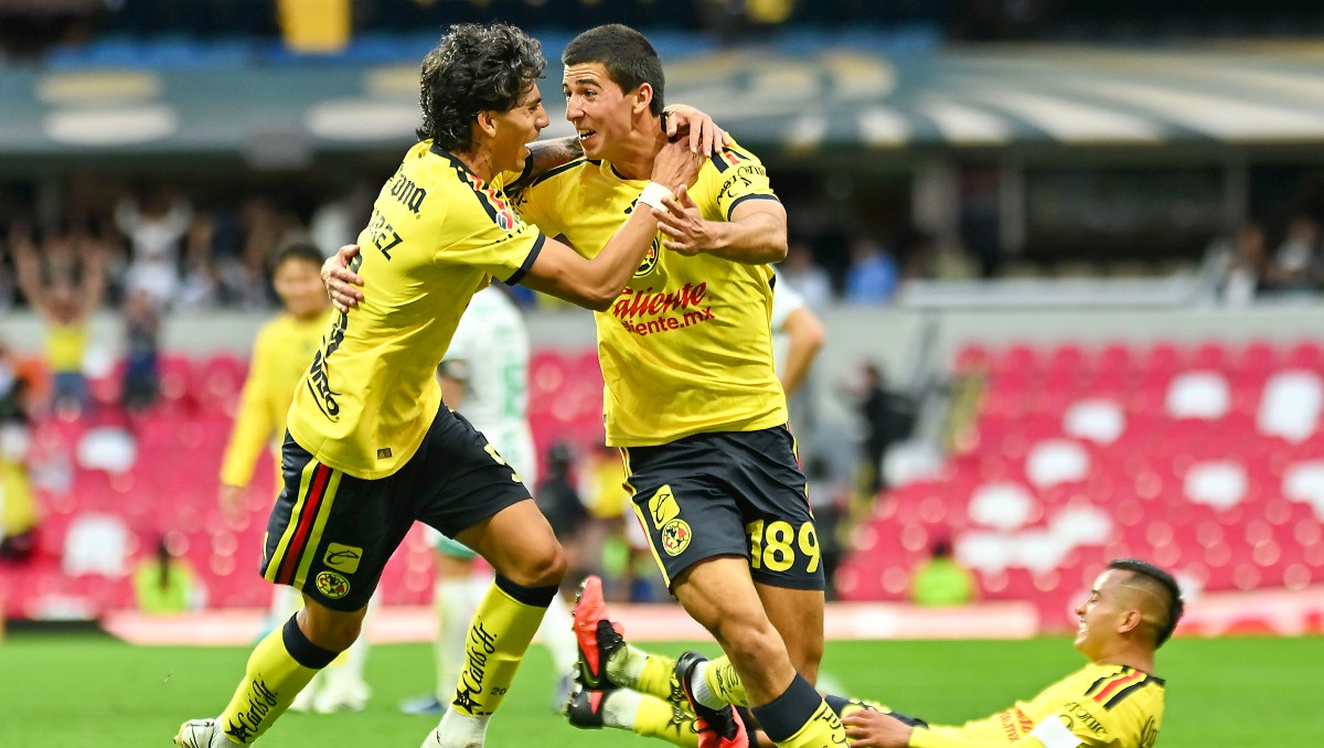América