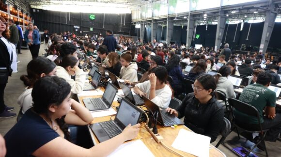 UNAM ratifica la anulación del examen de una aspirante de Oaxaca por hacer trampa en la prueba virtual