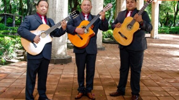 Tríos y rondallas serían patrimonio en la Ciudad de México