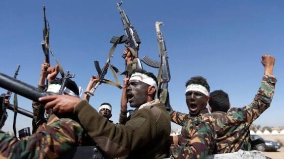 Hutíes lanzan misiles y drones contra intereses de Arabia Saudita en Yemen