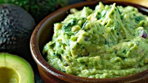 Taylor Farms retira salsas y guacamole en EU tras vincular el brote de salmonela con un agricultor de Sinaloa