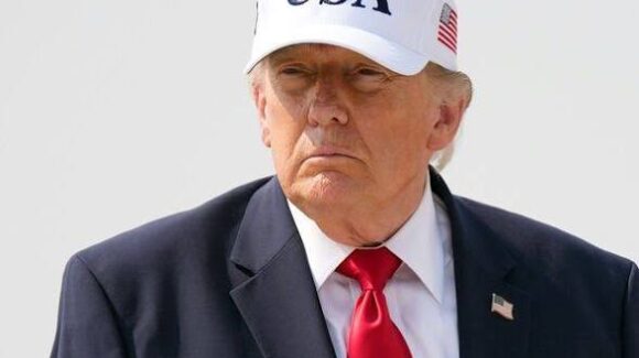 Trump amenaza con bombardear Omán si interfiere en las conversaciones con Irán