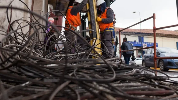 Retiran más de 2 millones de metros de cableado obsoleto en la Ciudad de México