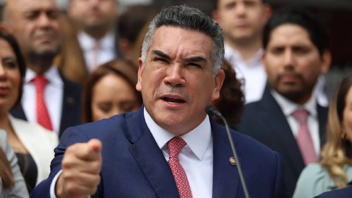 “Eres una vergüenza”: ‘Alito’ Moreno es increpado durante recorrido por Tlaxcala.