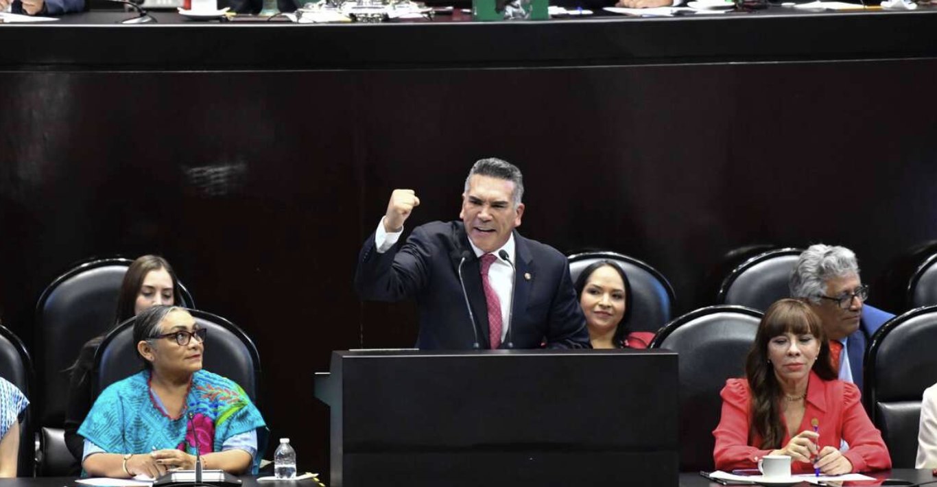 Alejandro ‘Alito’ Moreno asegura que el PRI va a ganar en 2027 con coalición; llama a formar frente opositor.