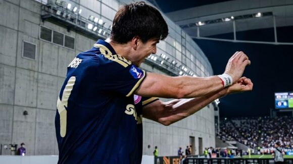 Armando ‘Hormiga’ González anota su primer gol con Olympiacos en Europa League