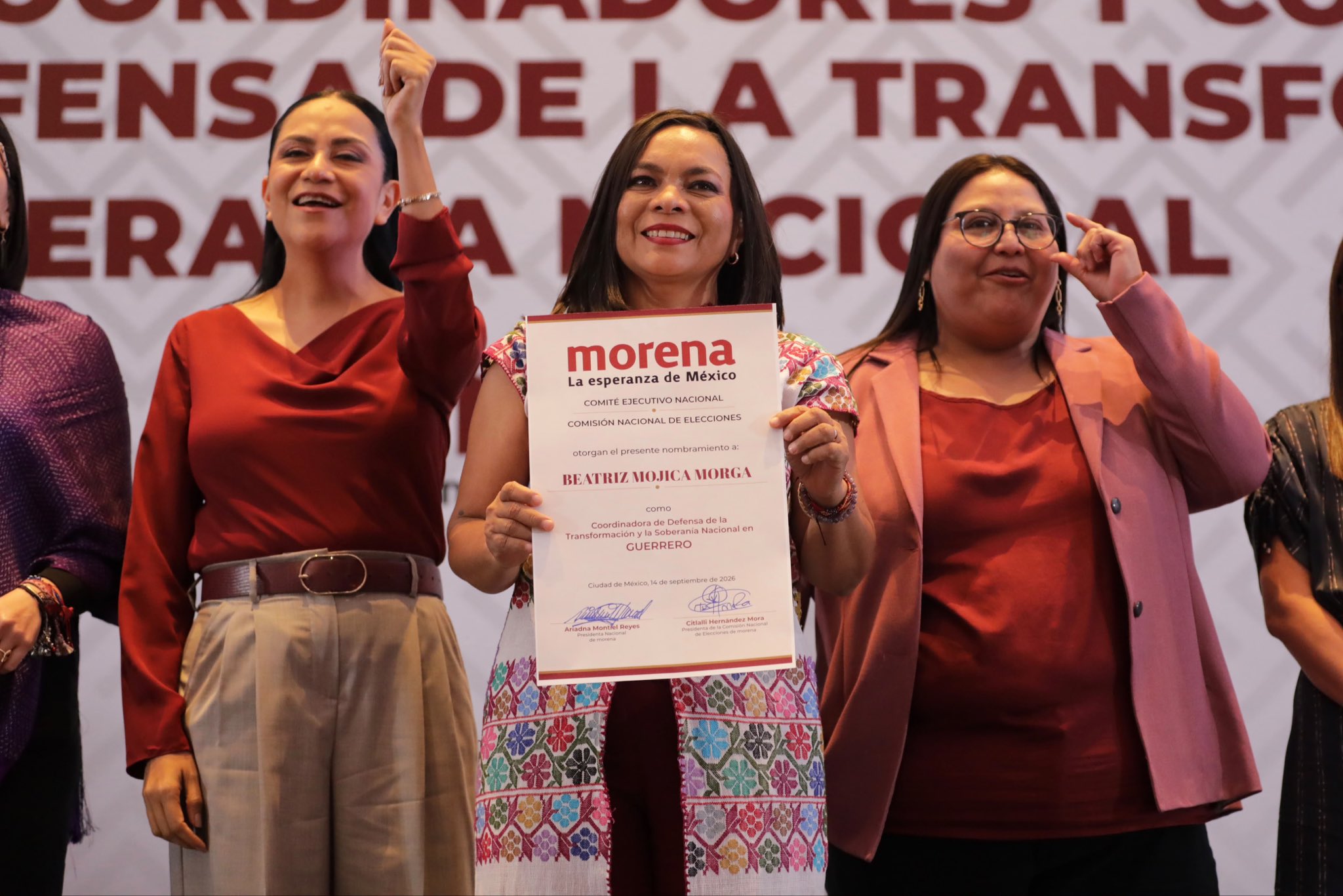 Beatriz Mojica gana encuesta de Morena y va por la gubernatura de Guerrero; Abelina López acusa “encuestas de papel”.