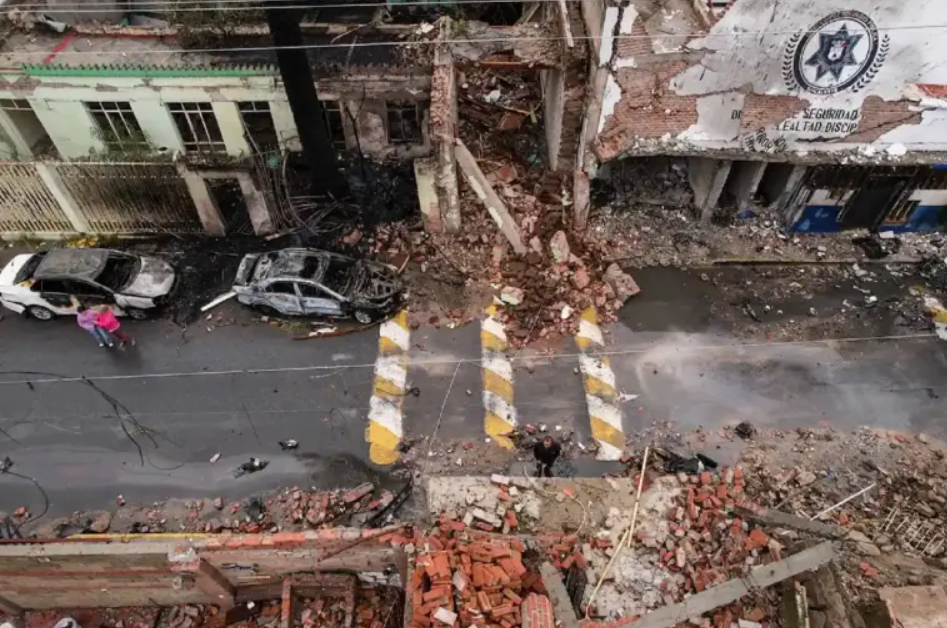 Detienen a presunto implicado en explosión de auto bomba