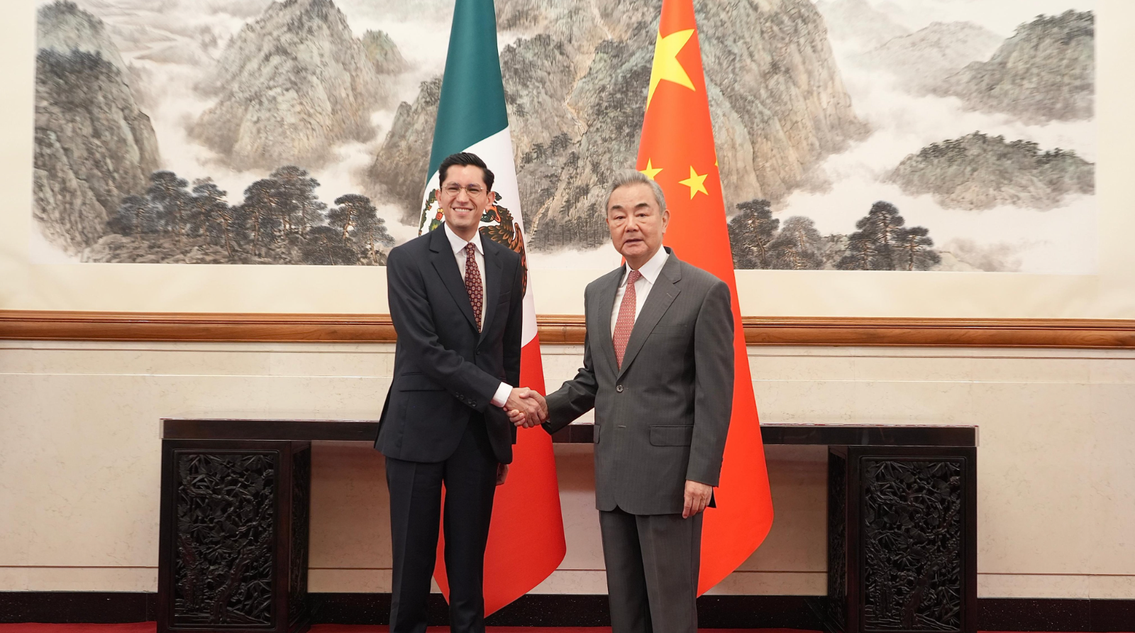 México fortalece relación con China y anuncia nuevo consulado