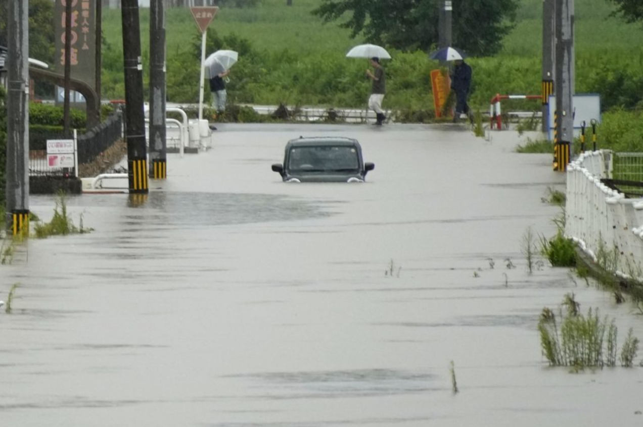 Inundaciones extremas azotan a Japón