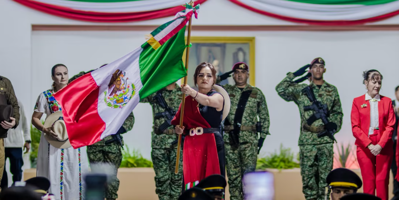 Grecia Quiroz da su primer Grito en Uruapan y recuerda a Carlos Manzo