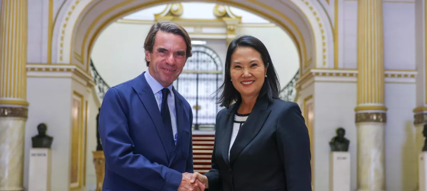 Keiko Fujimori recibe a José María Aznar en Lima