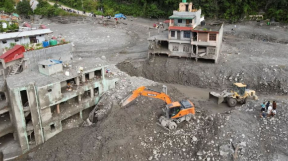 Nepal suma a más de mil personas a la lista de desaparecidos y eleva a 6 mil 150 el total tras las riadas