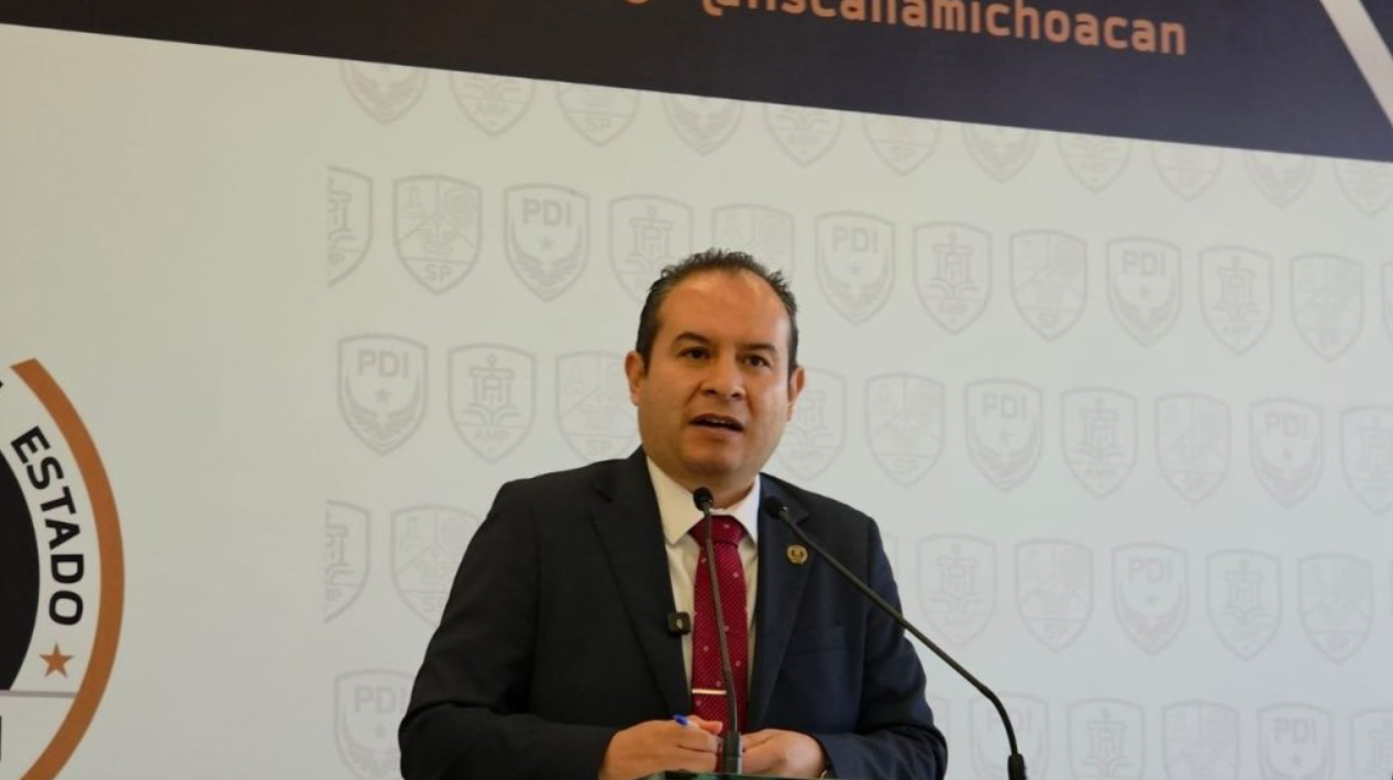 Fiscalía de Michoacán exige entregar celulares de Carlos Manzo