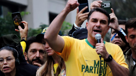 Partido de Lula pide al Supremo investigar supuesta financiación extranjera a campaña de Flávio Bolsonaro
