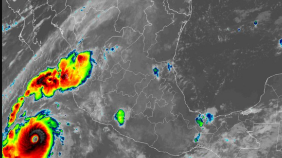 Huracán ‘Polo’ recupera fuerza y vuelve a categoría 5; continúa su trayectoria por el Pacífico mexicano