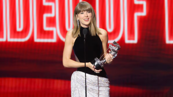 Taylor Swift se convierte en la artista más galardonada en la historia de los MTV VMA
