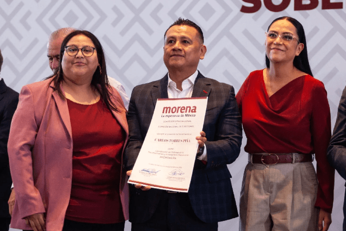Carlos Torres Piña renuncia a la Fiscalía de Michoacán y asume coordinación de Morena.