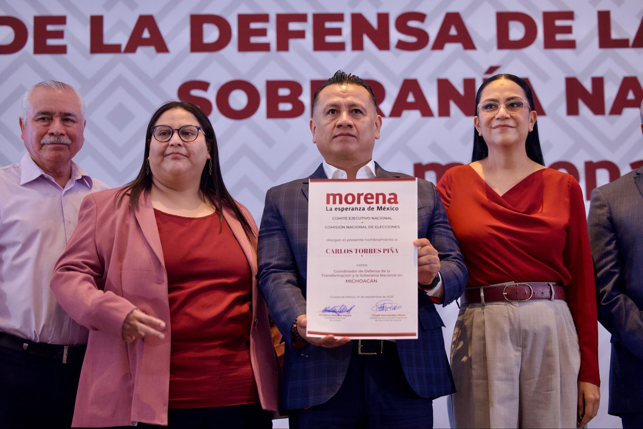 Carlos Torres Piña gana encuesta de Morena en Michoacán; Raúl Morón se baja de la boleta de 2027.