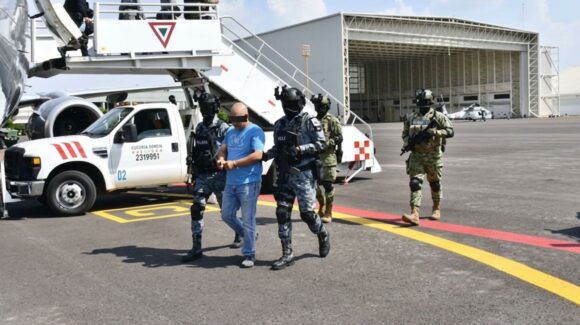 Detienen a Jesús Manuel ‘Bebo’, presunto operador del Cártel del Golfo ligado al huachicol fiscal en la frontera norte