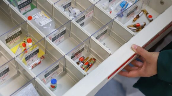 Cofepris alerta por medicamentos falsificados y adulterados: detecta lotes de Buscapina, Bedoyecta, Saizen y Granulox