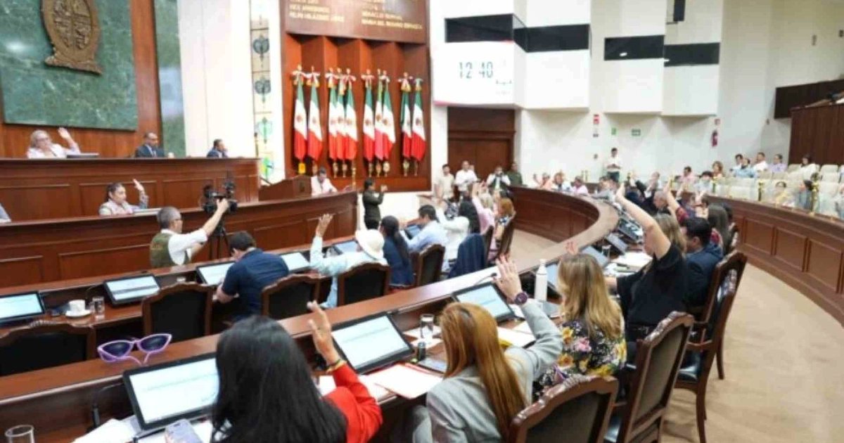 Congreso de Sinaloa aprueba prisión por reclutar menores para actividades delictivas.