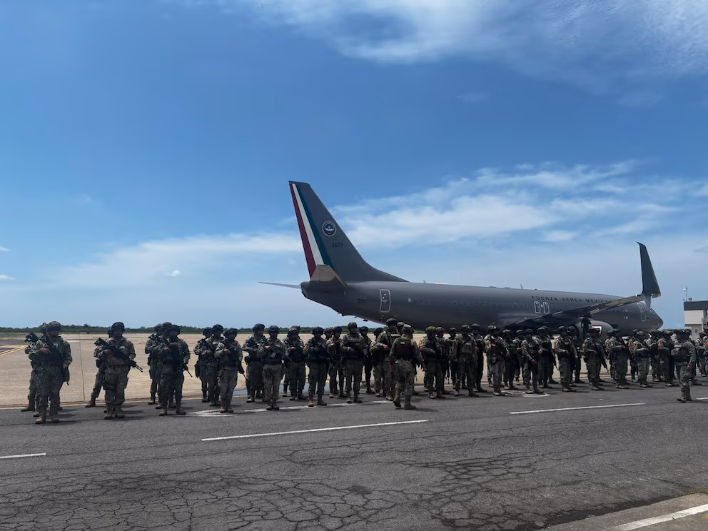 Mantendrán 6 mil elementos de la Defensa en Mazatlán, Sinaloa ante repunte de violencia.