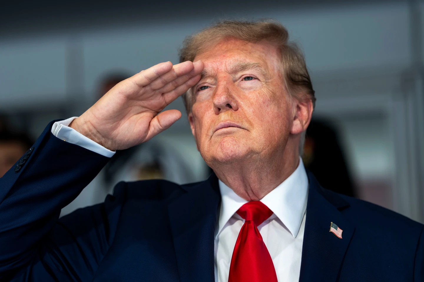 Trump minimiza a México y afirma que solo puede ofrecer “tamales y jitomates” a Estados Unidos.