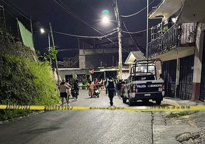 Asesinan a dos estudiantes de la UAEM en ataque armado en Cuernavaca; Fiscalía de Morelos abre investigación.