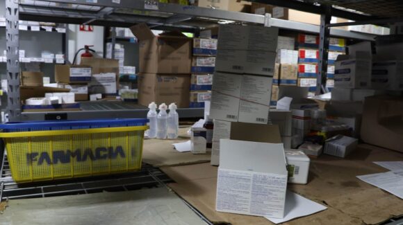 Farmacéuticas adeudan más de 156 mil medicinas e insumos al gobierno; 11 proveedores no han entregado ninguna pieza