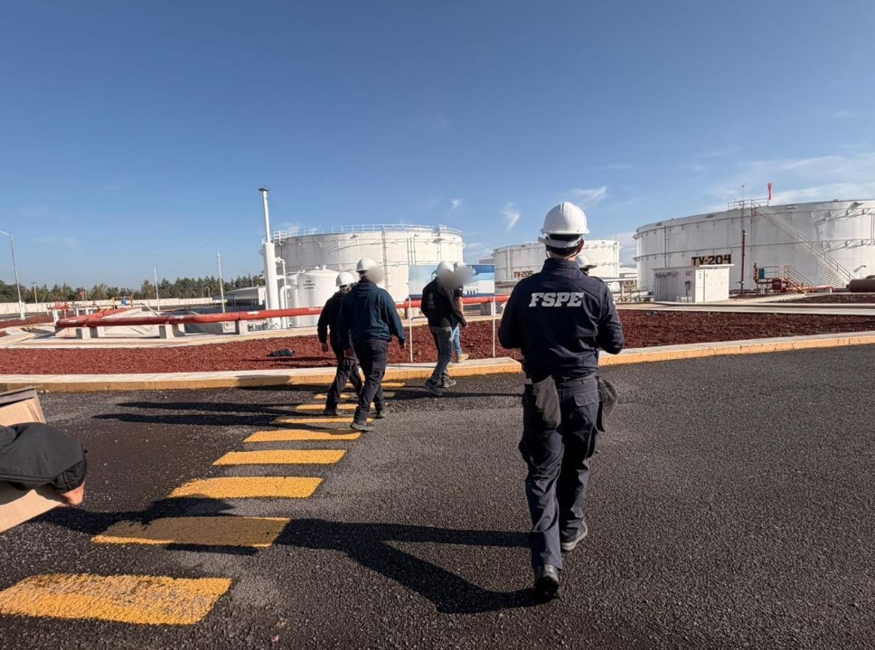 Aseguran 59 millones de litros de presunto hidrocarburo ilícito en Guanajuato.
