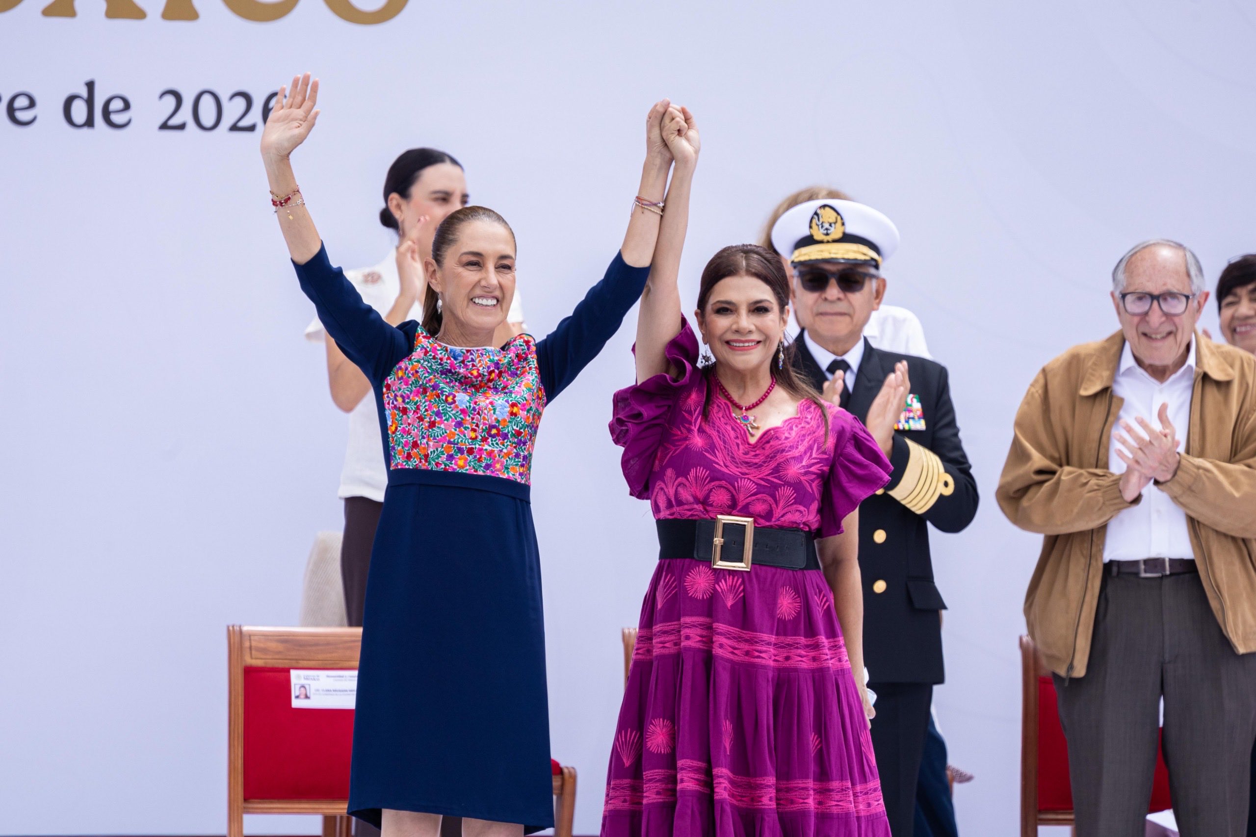 Clara Brugada llama a la unidad de la 4T y expresa respaldo total a Claudia Sheinbaum en el Zócalo