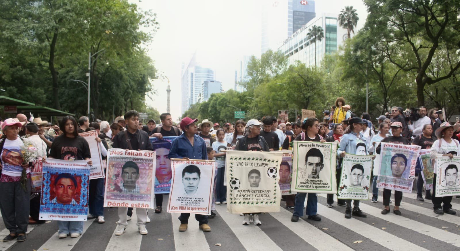 Marcha por Ayotzinapa dejó pérdidas por 19.7 millones de pesos a 3,801 comercios en CDMX: Canaco.