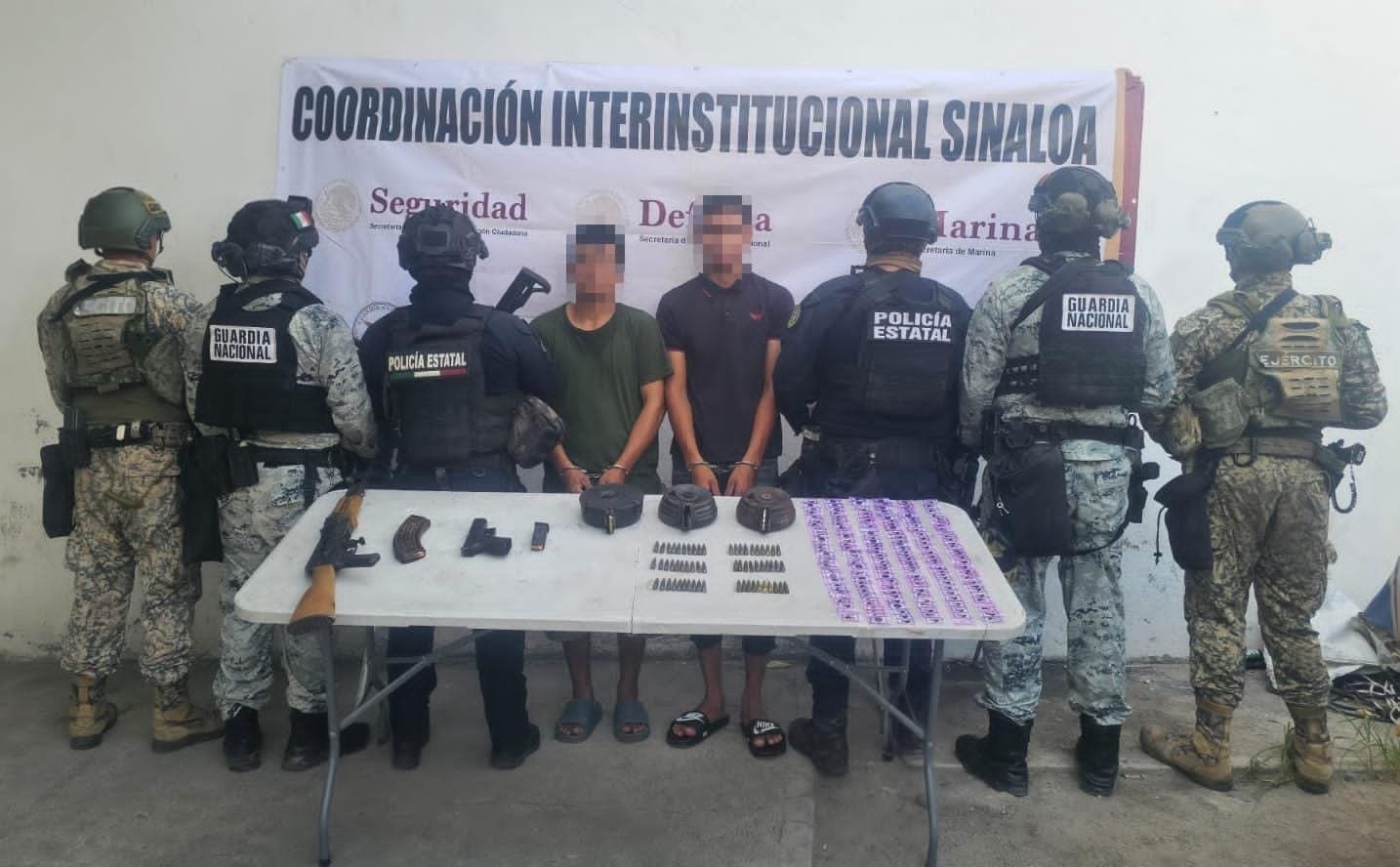 Detienen a 8 personas en Mazatlán tras 7 operativos; aseguran 19 armas, explosivos y fentanilo.