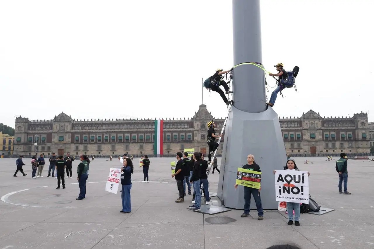 Sheinbaum mantiene planta de amoniaco pese a protesta de Greenpeace