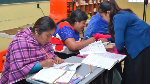 Día Internacional de la Alfabetización: La Ciudad de México y su deuda educativa con las mujeres