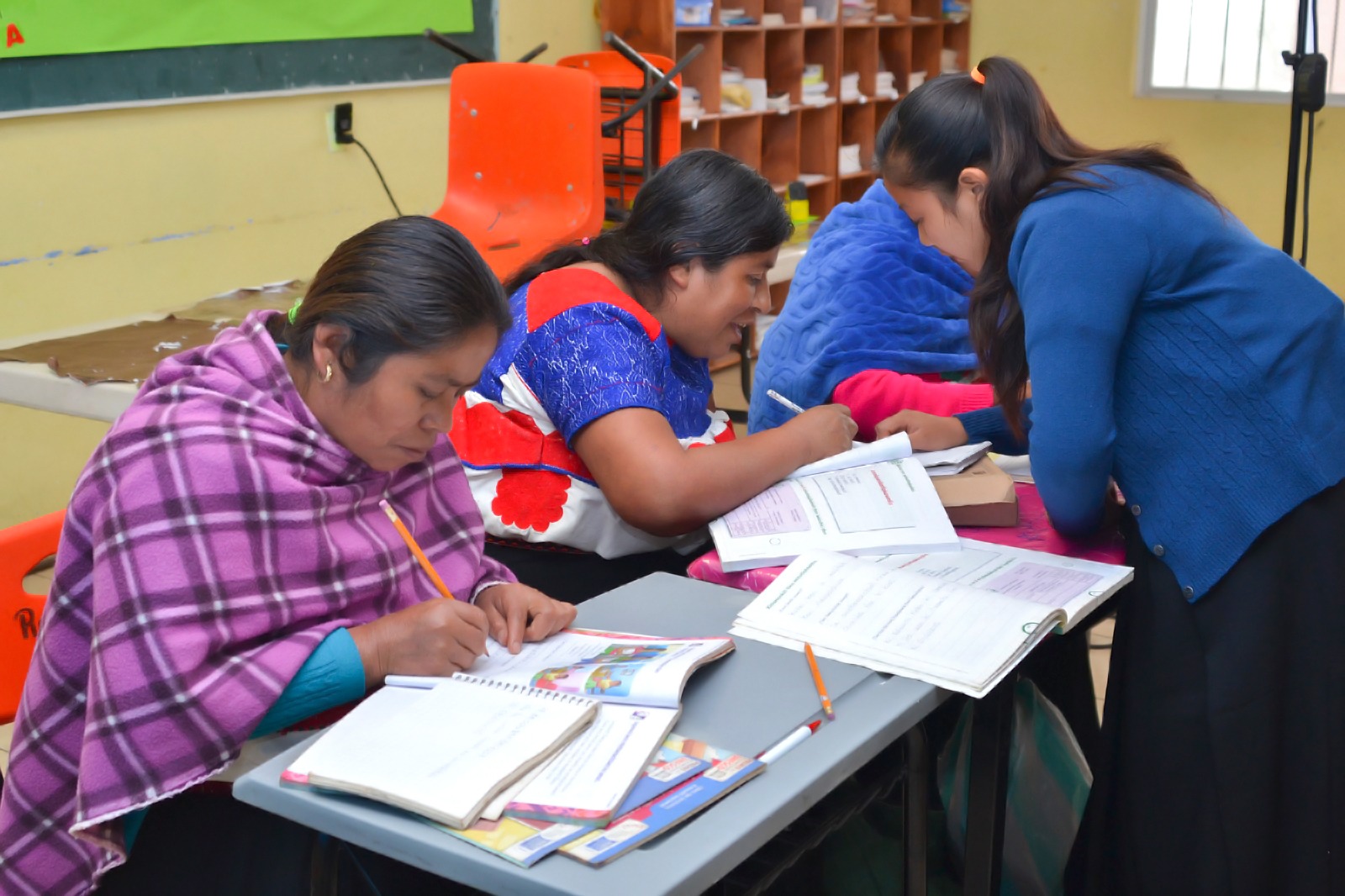 La Ciudad de México y su deuda educativa con las mujeres
