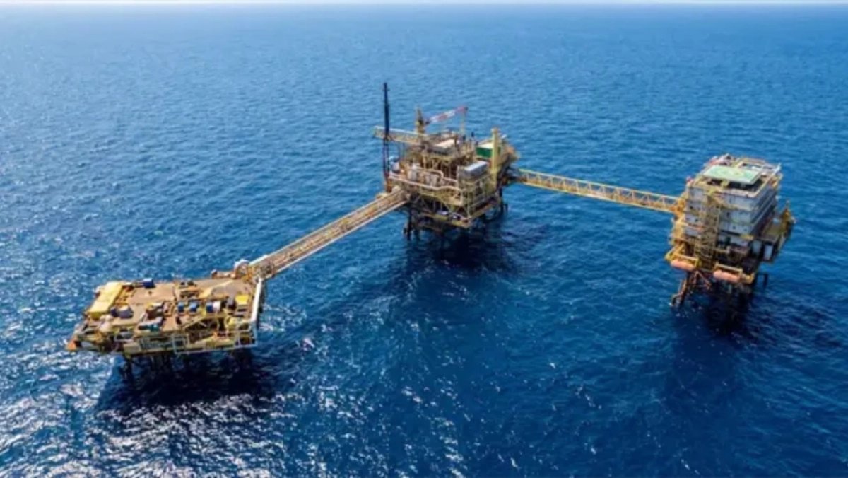 Reportan nuevo derrame de petróleo en instalaciones de Pemex en Campeche.