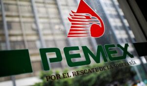 Pemex reestructura deuda con proveedores y deja pagos al próximo gobierno